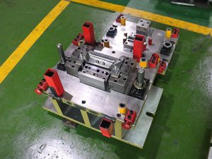 Single punch die (engineering die)